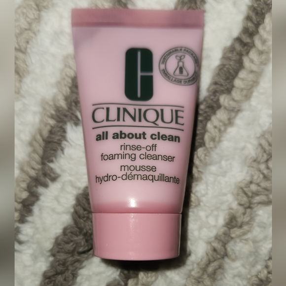 Christmas price reduction sale. NWT Clinique Makeup Moisture Surge gift set - Picture 6 of 8